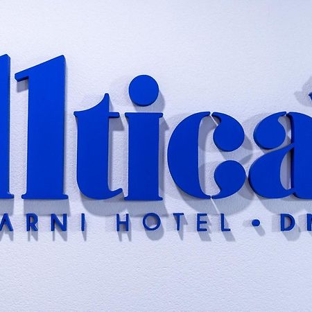 Garni Hotel 11Tica Dm Нови-Сад Экстерьер фото