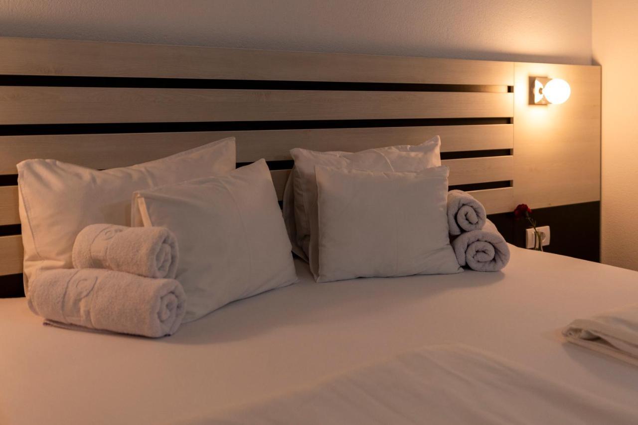 Garni Hotel 11Tica Dm Нови-Сад Экстерьер фото