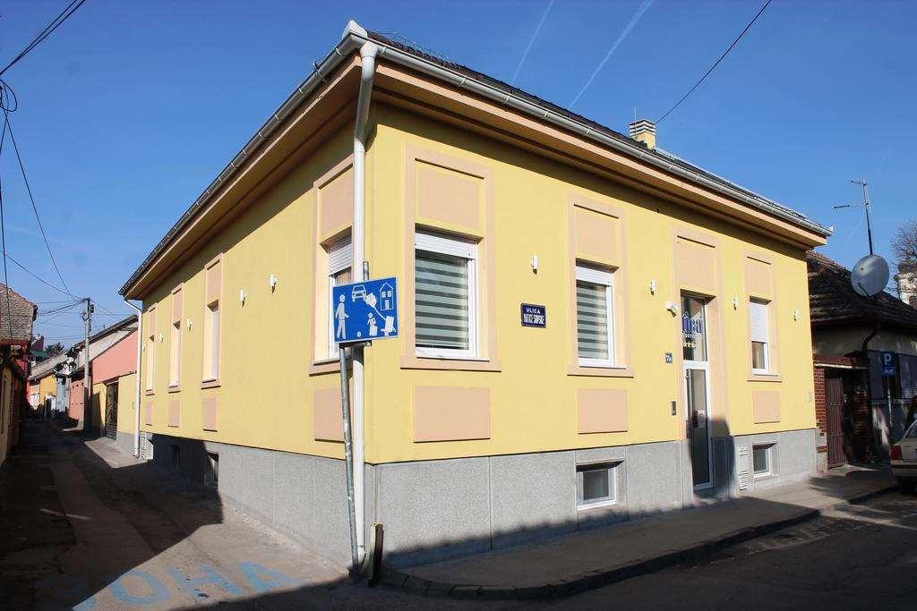 Garni Hotel 11Tica Dm Нови-Сад Экстерьер фото